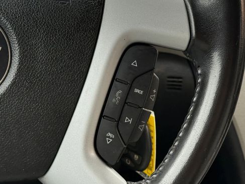 Used 2012 Chevrolet Traverse LTZ image 19