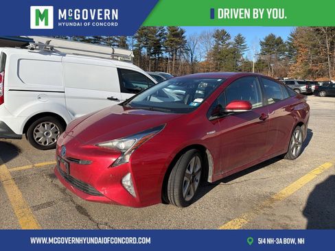 Used 2017 Toyota Prius Four image 1