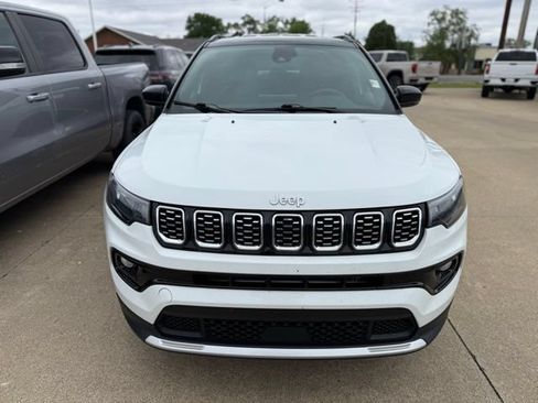 Used 2025 Jeep Compass Limited AWD/4WD image 2