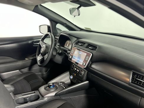Used 2023 Nissan Leaf S image 29