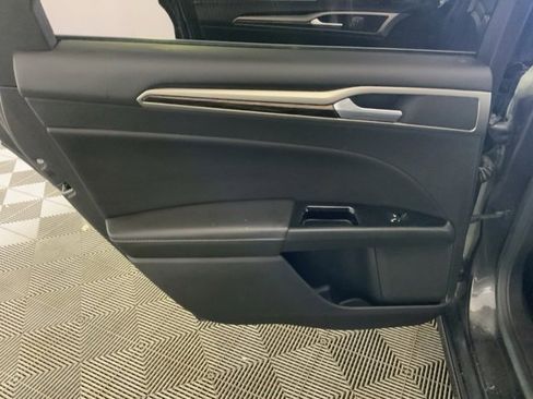 Used 2015 Ford Fusion SE w/ Equipment Group 202A image 40