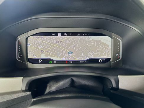 Used 2022 Volkswagen Atlas Cross Sport SEL R-Line image 25