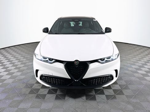 Used 2024 Alfa Romeo Tonale Veloce image 2