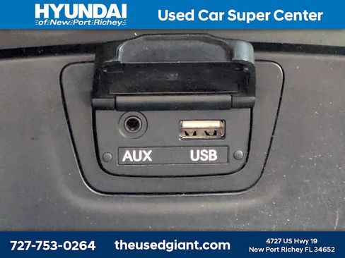 Used 2015 Hyundai Santa Fe Sport FWD image 24