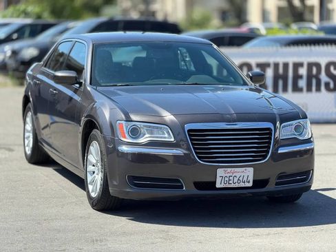 Used 2014 Chrysler 300 RWD image 47