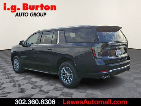 New 2026 Chevrolet Suburban Premier image 3