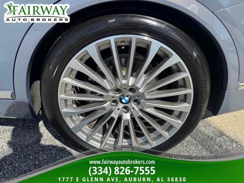 Used 2025 BMW X7 xDrive40i w/ Premium Package AWD/4WD image 36