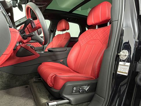 Certified 2022 Bentley Bentayga image 16