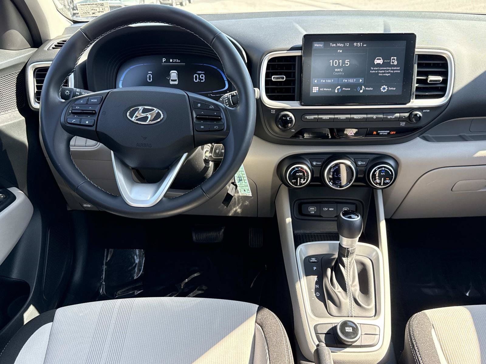 Used 2023 Hyundai Venue SEL w/ Cargo Package FWD image 2