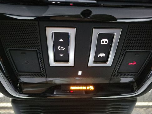 New 2026 Land Rover Range Rover Velar S image 21