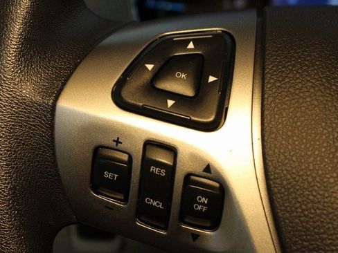 Used 2017 Ford Taurus SE image 17