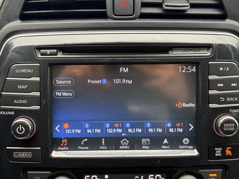 Used 2017 Nissan Maxima 3.5 SV image 18