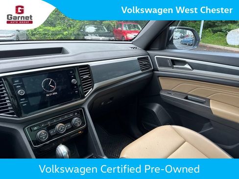 Certified 2023 Volkswagen Atlas Cross Sport SEL R-Line AWD/4WD image 10