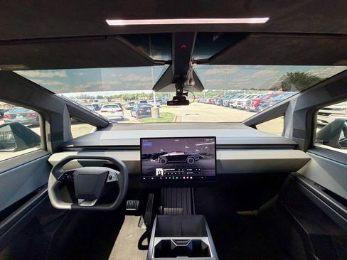 Used 2025 Tesla Cybertruck AWD Crew Cab image 19