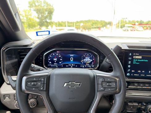 Used 2025 Chevrolet Silverado 2500 ZR2 w/ Technology Package AWD/4WD image 25