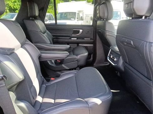 New 2026 Ford Expedition Platinum w/ Stealth Performance Package AWD/4WD image 37