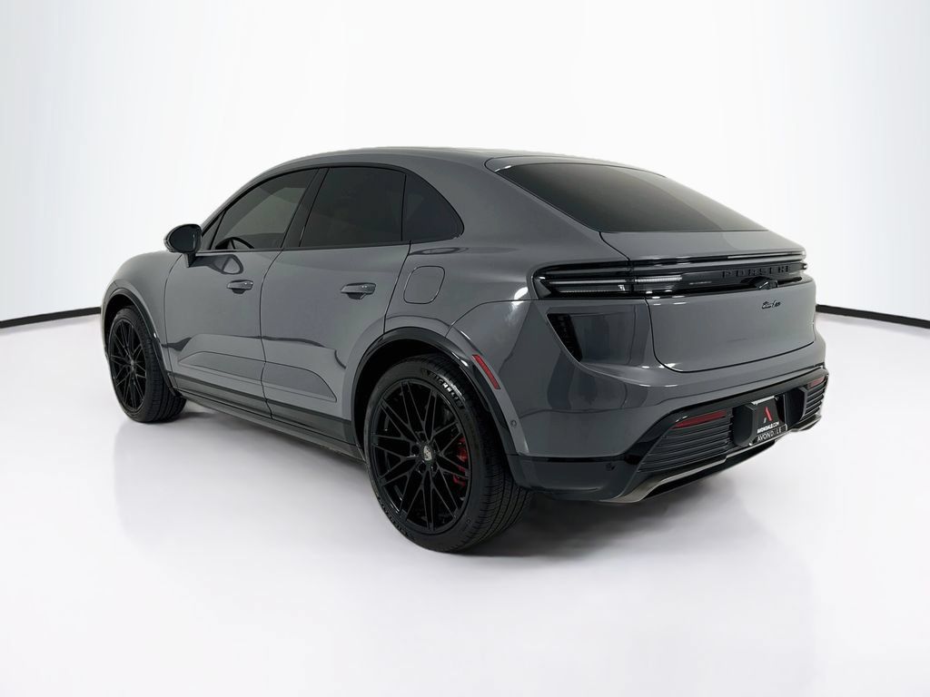 Certified 2025 Porsche Macan Turbo Electric AWD/4WD image 3