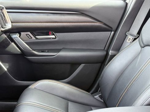 Used 2025 MAZDA CX-50 AWD 2.5 S w/ Premium Plus Pkg image 12