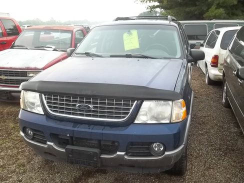Used 2005 Ford Explorer Sport XLT image 3