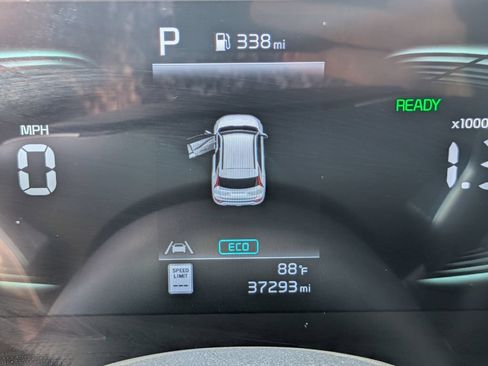Certified 2024 Kia Niro EX FWD image 35