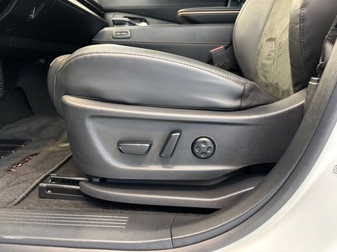 Certified 2024 Nissan Ariya FWD image 17
