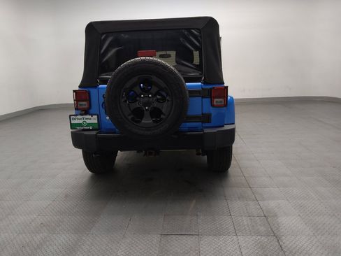 Used 2015 Jeep Wrangler Unlimited Sahara AWD/4WD image 7
