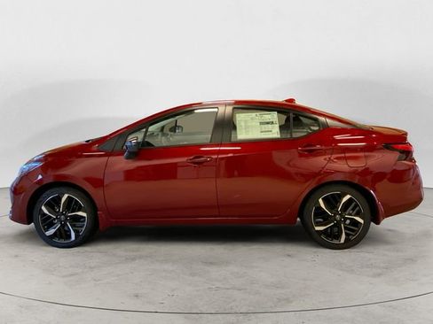 New 2025 Nissan Versa SR w/ Trunk Package FWD image 2