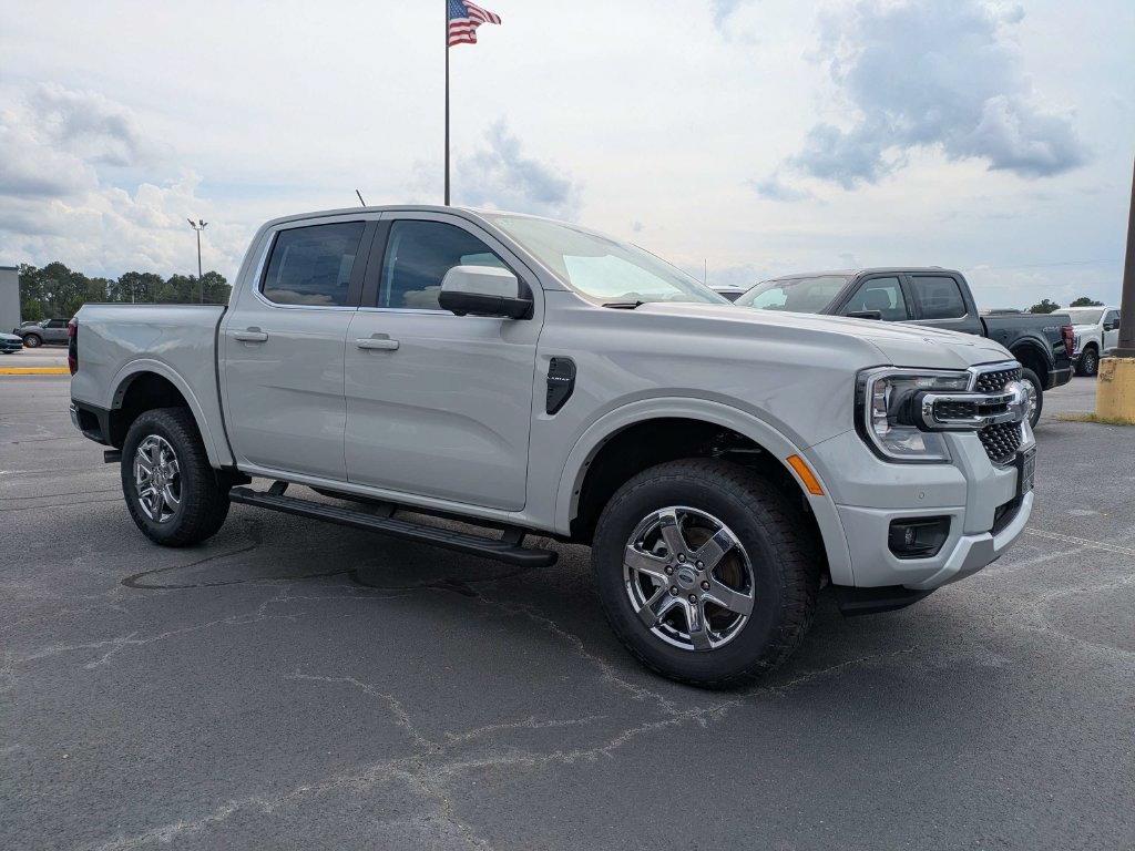 New 2026 Ford Ranger Lariat w/ Chrome Accent Package RWD image 25