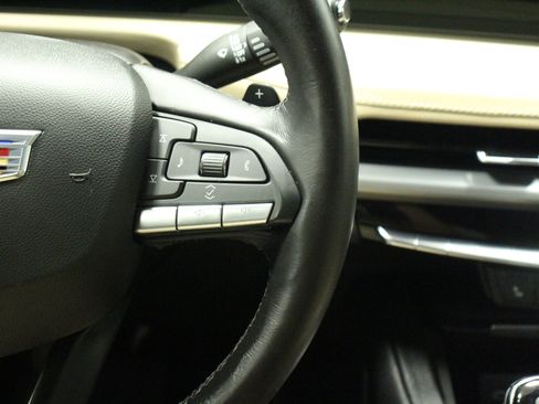 Used 2024 Cadillac XT4 Luxury image 22