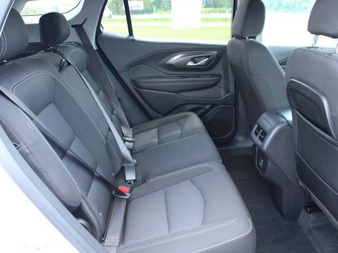 Used 2024 GMC Terrain SLE FWD image 16