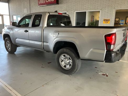 Used 2022 Toyota Tacoma SR RWD image 6
