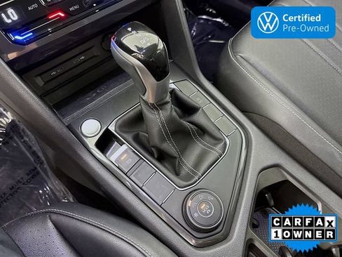 Used 2023 Volkswagen Tiguan SE w/ Panoramic Sunroof Package AWD/4WD image 17