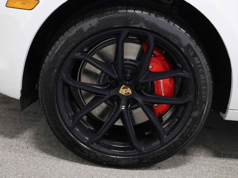 New 2026 Porsche Macan GTS image 39