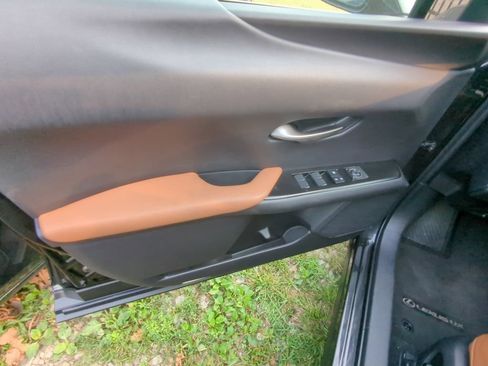 Used 2020 Lexus UX 200 w/ Accessory Package 2 FWD image 9