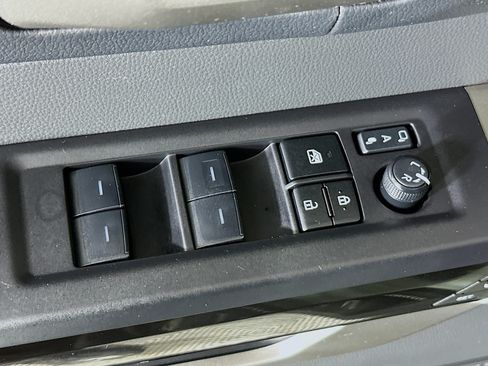 Used 2025 Toyota Tundra Limited AWD/4WD image 14