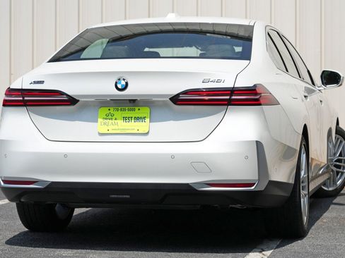 Used 2024 BMW 540i xDrive w/ Convenience Package AWD/4WD image 5