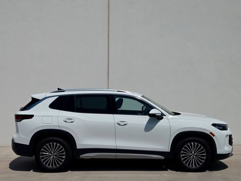 New 2025 Volkswagen Tiguan S image 3