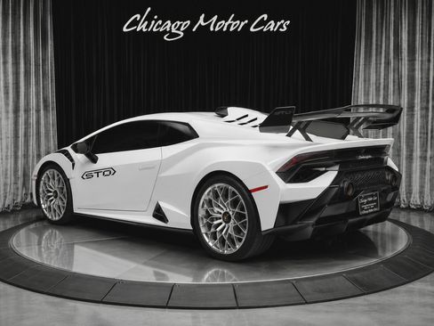 Used 2023 Lamborghini Huracan STO RWD image 3