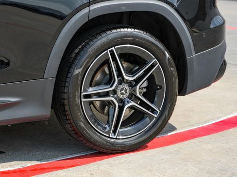 Used 2024 Mercedes-Benz GLB 250 image 49