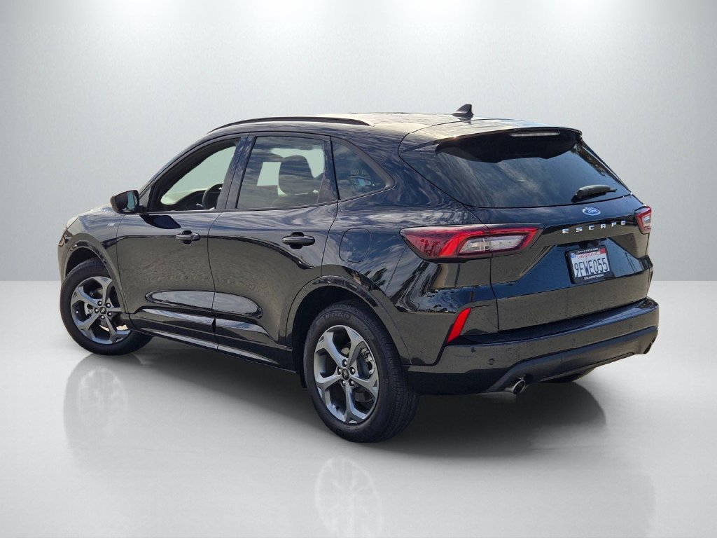 Used 2023 Ford Escape ST-Line w/ Tech Pack #1 FWD image 6