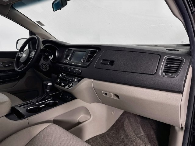 Used 2021 Kia Sedona LX FWD image 28