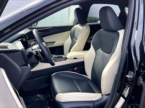 Used 2024 Lexus NX 250 FWD image 8