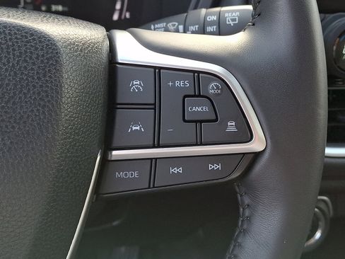 Used 2025 Toyota Grand Highlander AWD image 23