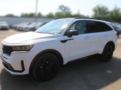 Certified 2023 Kia Sorento SX FWD image 16