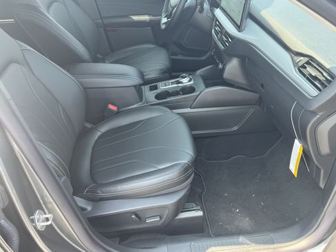 Used 2025 Ford Escape SE w/ PHEV Premium Package FWD image 20