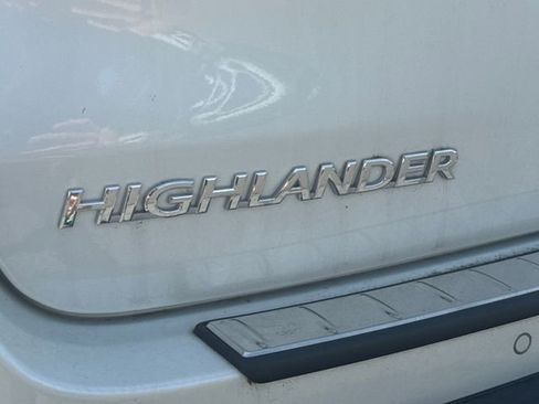 Used 2019 Toyota Highlander Limited Platinum AWD/4WD image 13