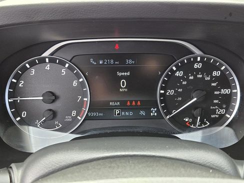 Certified 2025 Nissan Frontier SV image 17