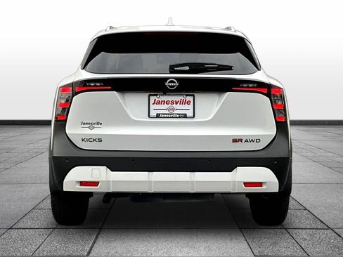 Certified 2025 Nissan Kicks SR AWD/4WD image 6