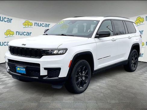 Used 2025 Jeep Grand Cherokee L Altitude image 3