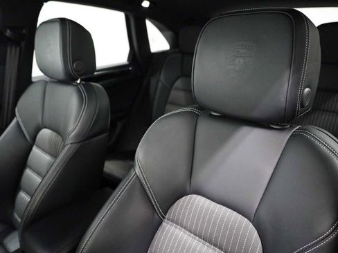 Certified 2025 Porsche Macan Turbo image 18